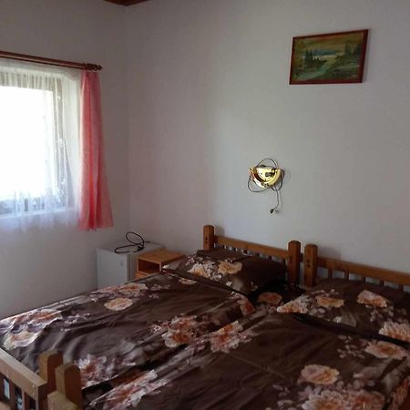Apartamento Zsuzsa Apartman Poroszló Exterior foto