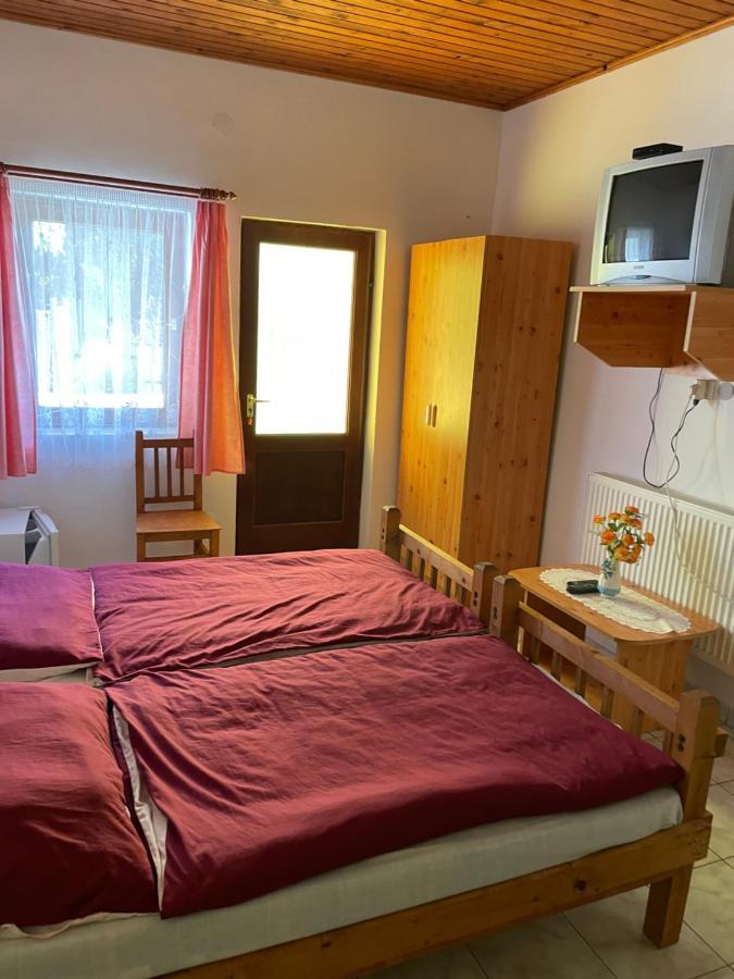 Apartamento Zsuzsa Apartman Poroszló Exterior foto
